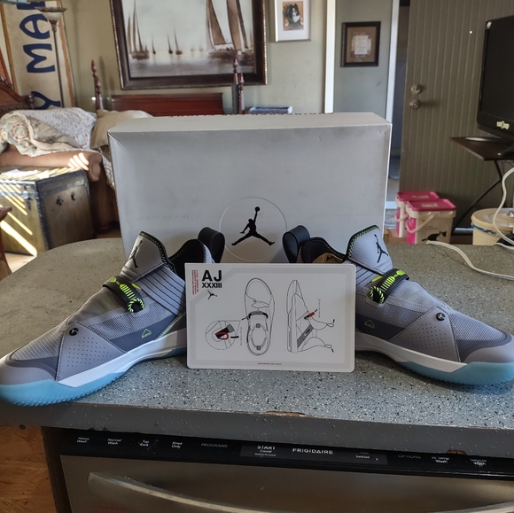 2019 Michael Jordan's 33SE SE color cement gray $175 OBO - Picture 1 of 12